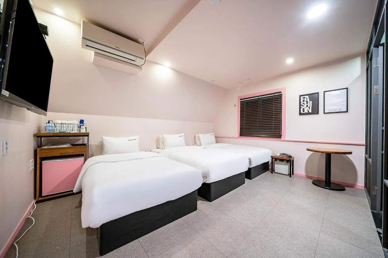 ***  No25 Hotel Yeonsan Busan South Korea